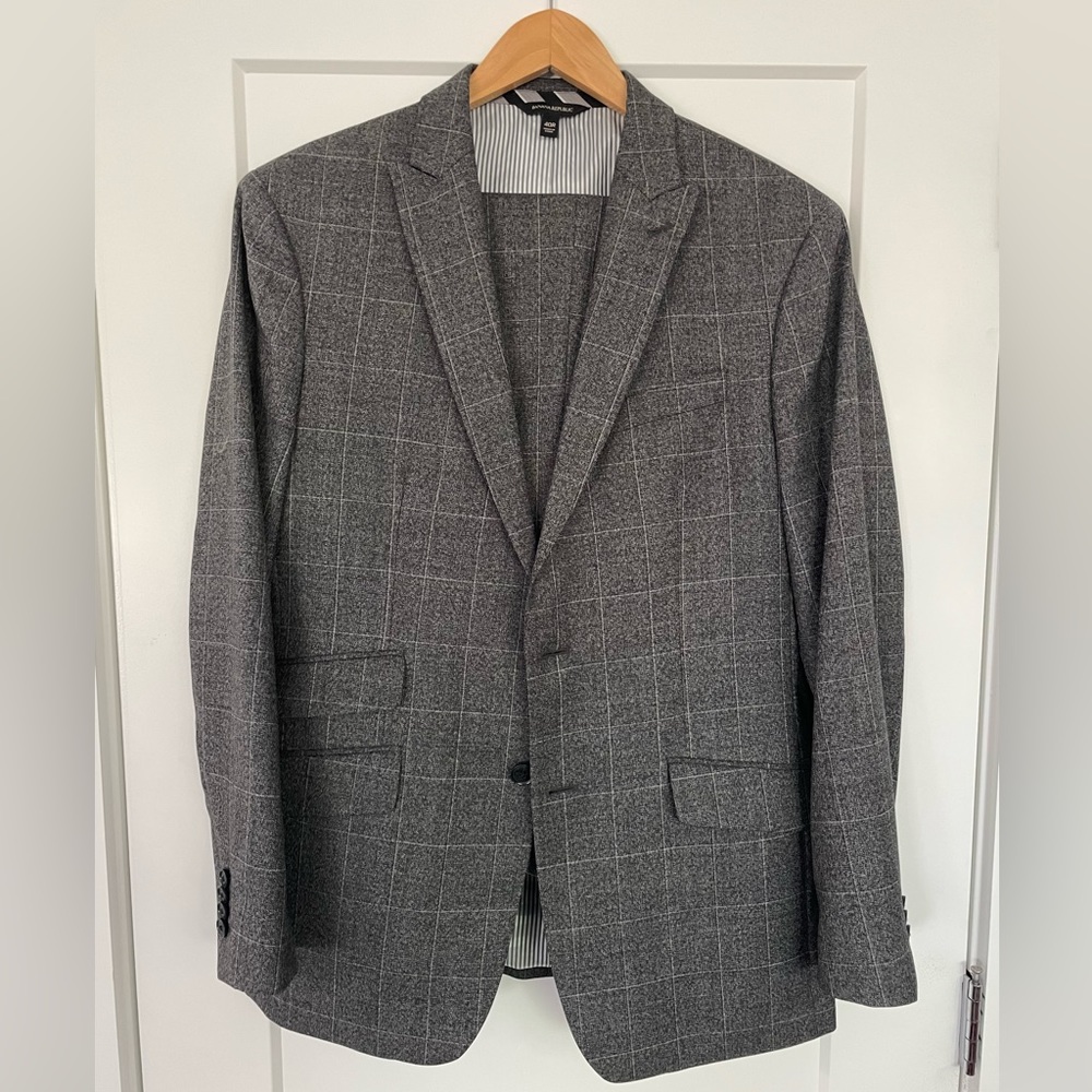 Banana Republic Suit - charcoal windowpane